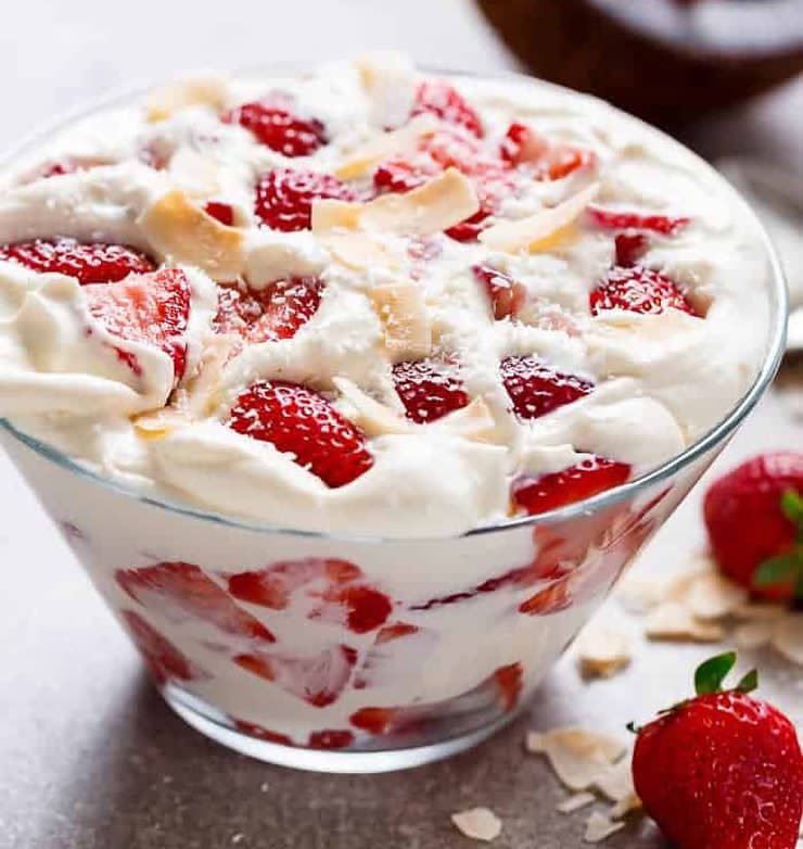 strawberry coconut cheesecake salad - Article 2